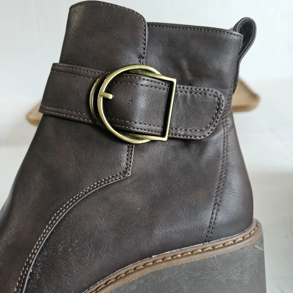 Rock & Candy Lorelai Boots Size 8.5 Brown Lug Soles Side Zipper Faux Leather - Picture 6 of 15